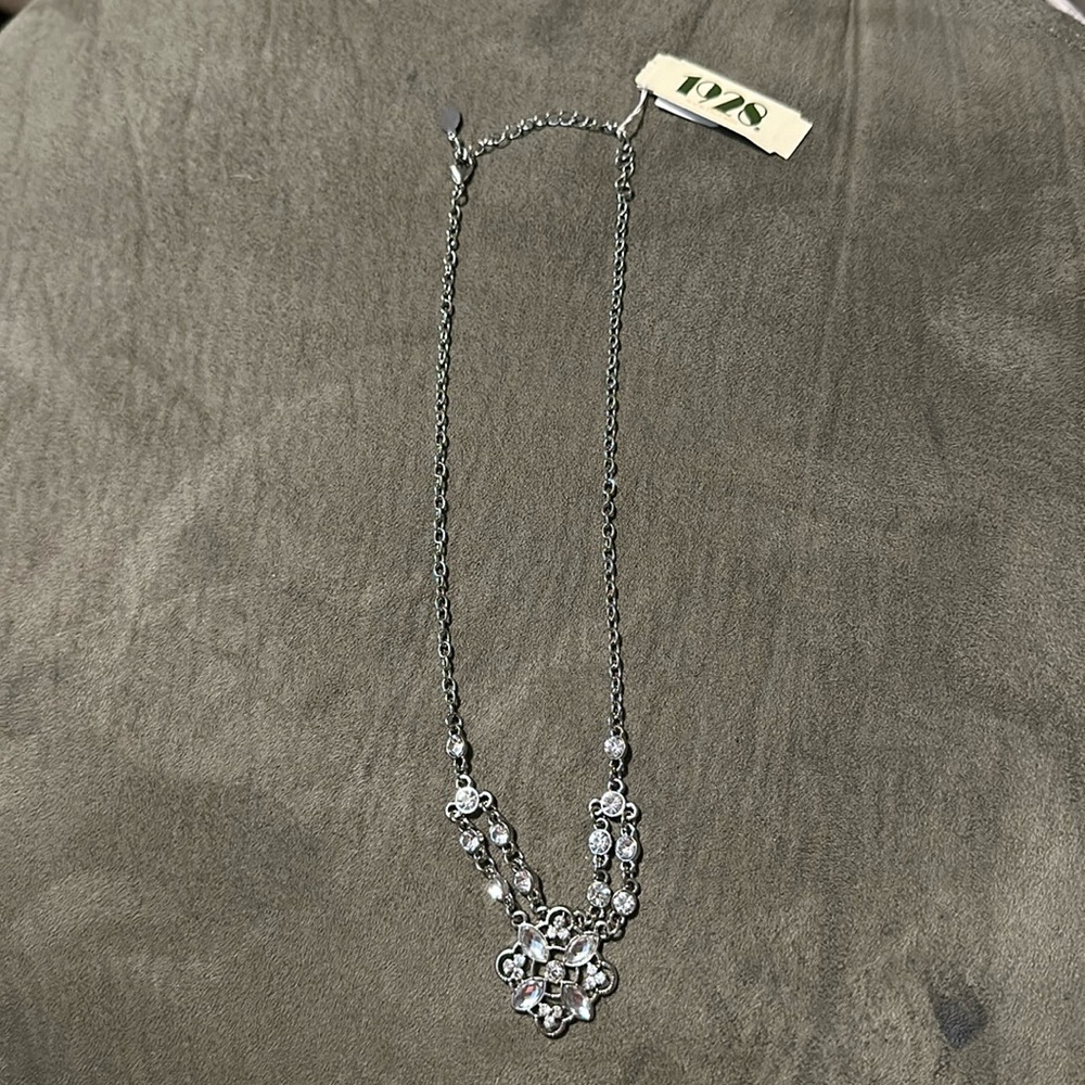 Brand new necklace